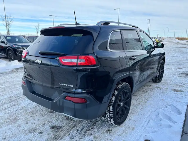 2017 Jeep Cherokee Limited 4WD • 3.2L • Luxury Package • Leather - Photo 7