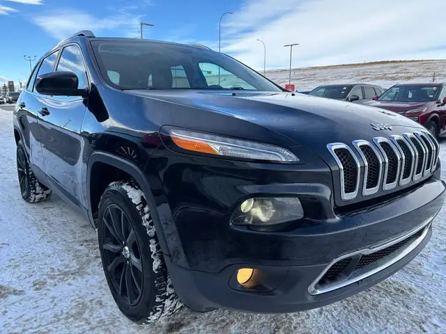 2017 Jeep Cherokee Limited 4WD • 3.2L • Luxury Package • Leather - Photo 9