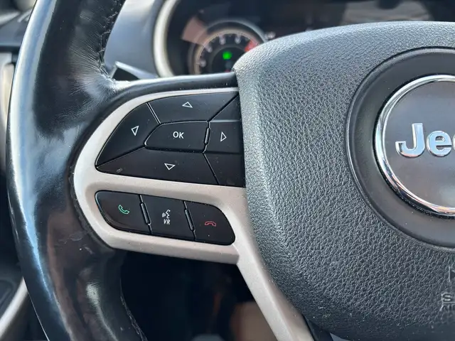 2017 Jeep Cherokee Limited 4WD • 3.2L • Luxury Package • Leather - Photo 14