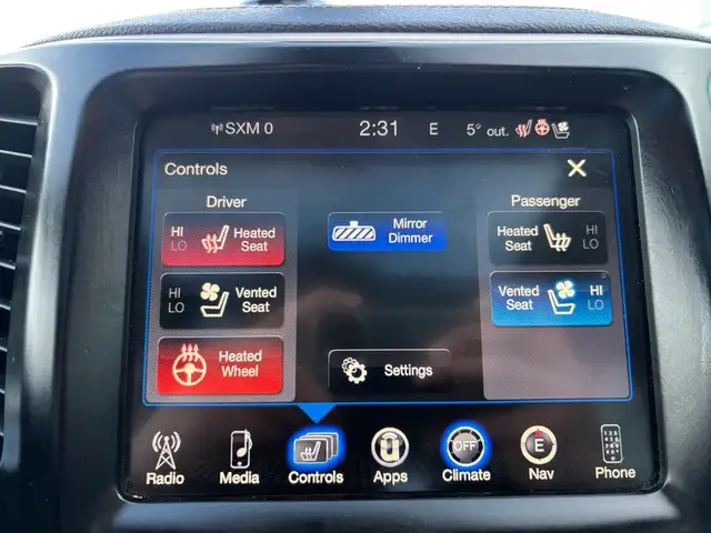 2017 Jeep Cherokee Limited 4WD • 3.2L • Luxury Package • Leather - Photo 18