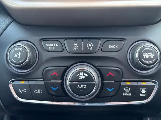 2017 Jeep Cherokee Limited 4WD • 3.2L • Luxury Package • Leather - Photo 22