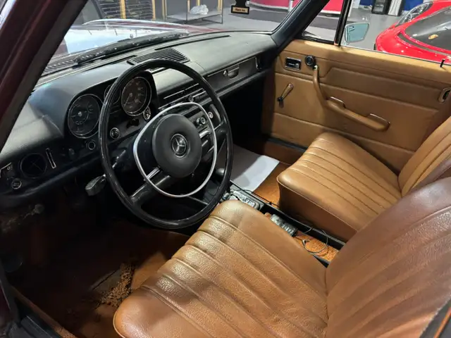 1972 Mercedes-Benz 220 W115 - Photo 8