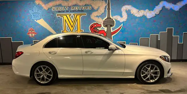 2015 Mercedes-Benz C-Class 4dr Sdn C 300 4MATIC - NO ACCIDENTS / - Photo 4