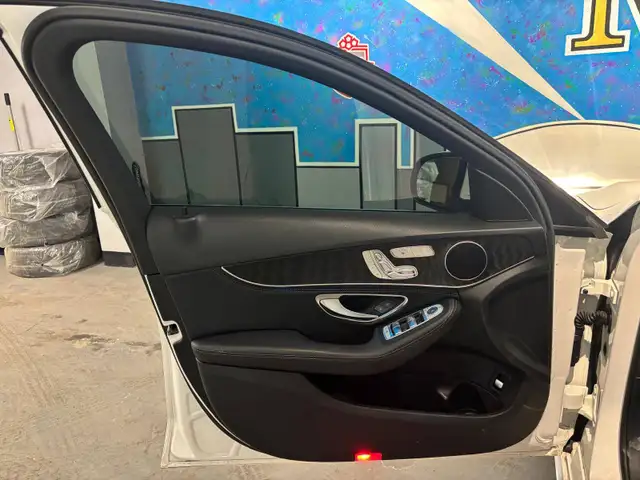 2015 Mercedes-Benz C-Class 4dr Sdn C 300 4MATIC - NO ACCIDENTS / - Photo 19