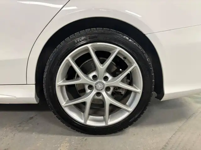 2015 Mercedes-Benz C-Class 4dr Sdn C 300 4MATIC - NO ACCIDENTS / - Photo 24