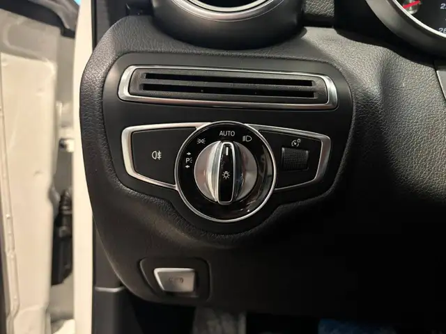 2015 Mercedes-Benz C-Class 4dr Sdn C 300 4MATIC - NO ACCIDENTS / - Photo 26