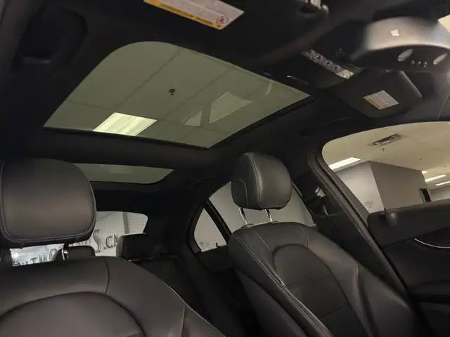 2015 Mercedes-Benz C-Class 4dr Sdn C 300 4MATIC - NO ACCIDENTS / - Photo 35