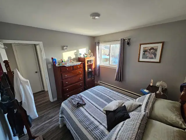 3-Bedroom Top-Floor Apartment – Available May 1st - Photo 8