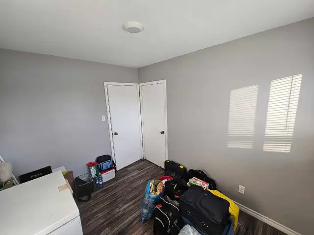 3-Bedroom Top-Floor Apartment – Available May 1st - Photo 10