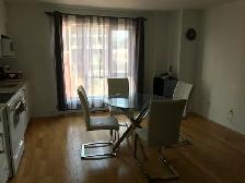 3 1/2 meublé, chauffé, éclairé, bail 3 mois 1/2 (Enquête crédit) - Photo 2