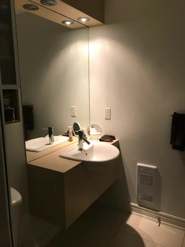 3 1/2 meublé, chauffé, éclairé, bail 3 mois 1/2 (Enquête crédit) - Photo 6