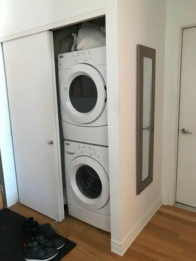 3 1/2 meublé, chauffé, éclairé, bail 3 mois 1/2 (Enquête crédit) - Photo 7