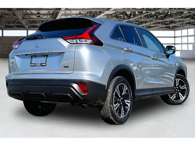 2024 Mitsubishi Eclipse Cross ES | Heated Seats | CarPlay | AWD - Photo 2