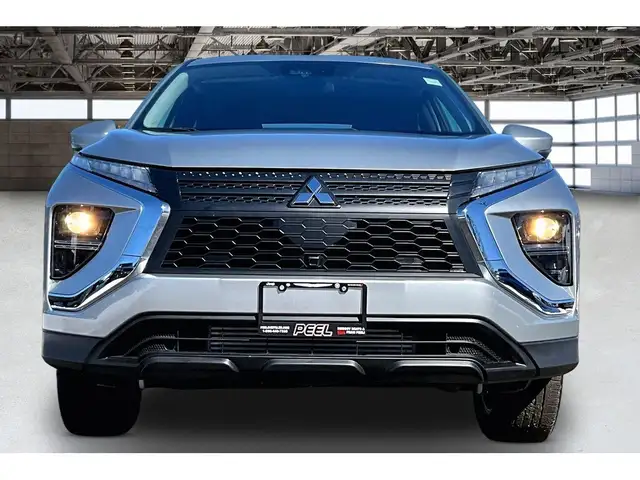 2024 Mitsubishi Eclipse Cross ES | Heated Seats | CarPlay | AWD - Photo 3