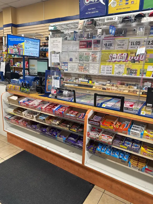 customer service representative for convenience store - Photo 2