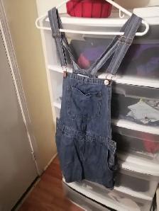 Women's clothing medium and large and dress size 22