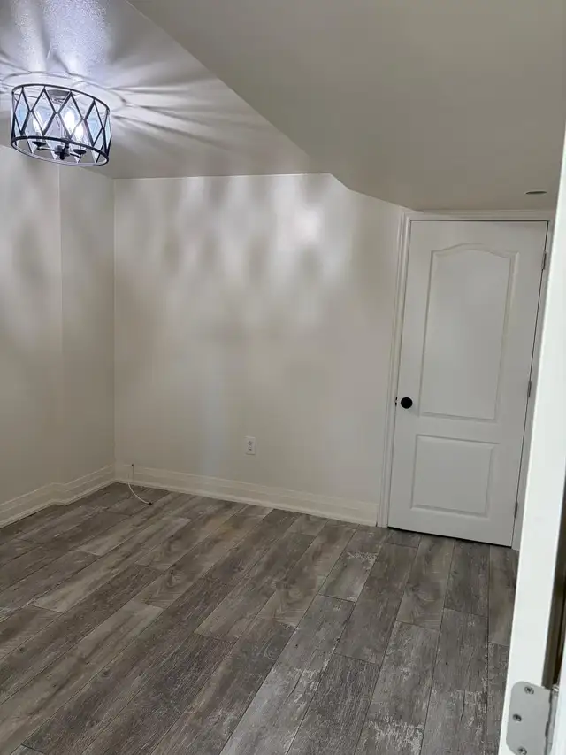 Ajax Walk-Out Luxury 1Bd Basement Apartment - Photo 6