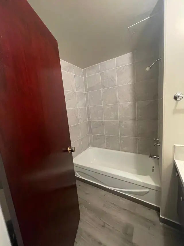 FOR RENT 1 & 2 Bd Apartment 11916 105 St Edmonton - Photo 2