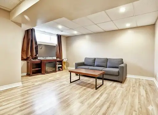 Legal Private Apartment -  1 Bed   Den - Green Space - Photo 2