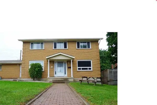 Legal Private Apartment -  1 Bed   Den - Green Space - Photo 5