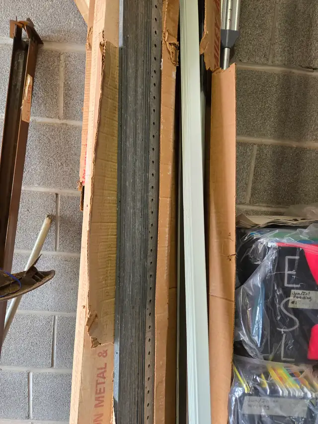 T bar ceiling and drywall corner beat - Photo 2