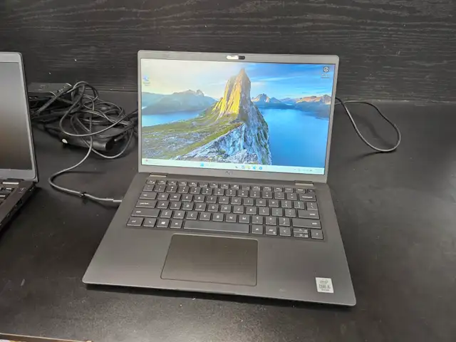 Dell Latitude 7410 Laptop i5-10310U Windows 11 256GB SSD