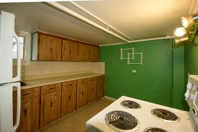 22A Torbay Rd - Spacious One Plus Bedroom - H/HW Included - Photo 3