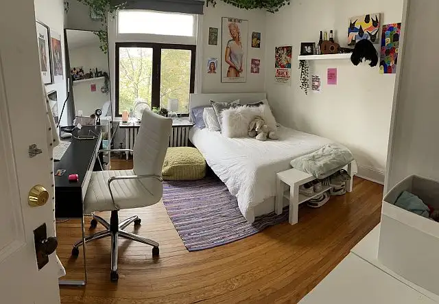 235 Collingwood unit 2 3 female Queens students - Photo 4