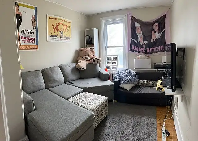 235 Collingwood unit 2 3 female Queens students - Photo 5