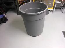 2631 RUBBERMAID BRUTE 32 GALLON CONTAINER