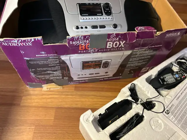 SIRIUS Audiovox SIR-PNP3 Satellite Receiver PLUS BB3 Boom Box - Photo 3