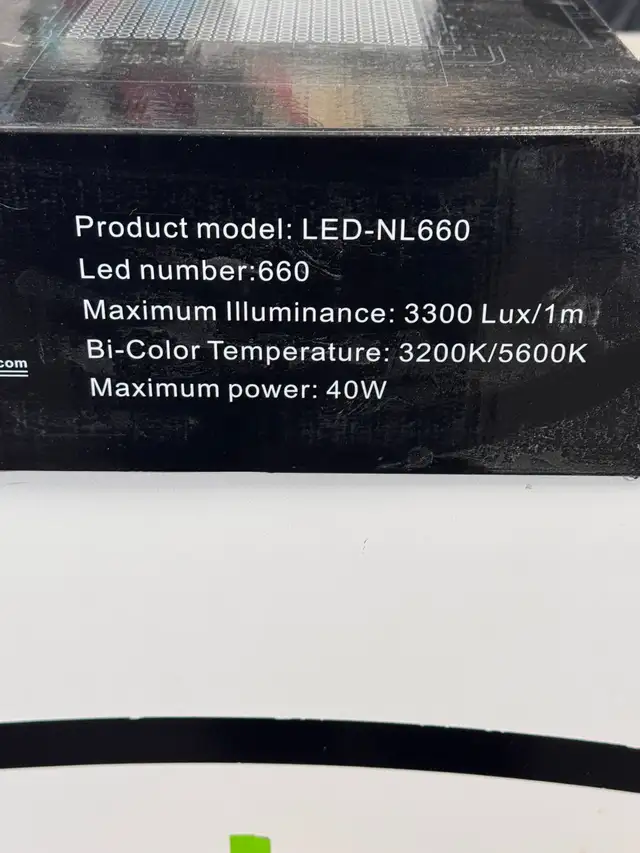 NEEWER 2 Pack Bi Color 660 LED Video Light and Tripod Stand Kit - Photo 2
