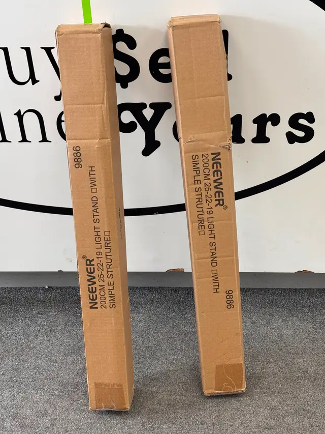 NEEWER 2 Pack Bi Color 660 LED Video Light and Tripod Stand Kit - Photo 3