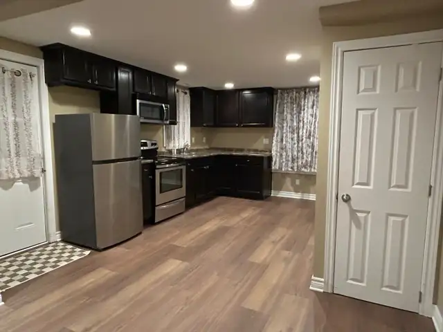 Lake St. Clair - Lakefront Home for Rent - Photo 3