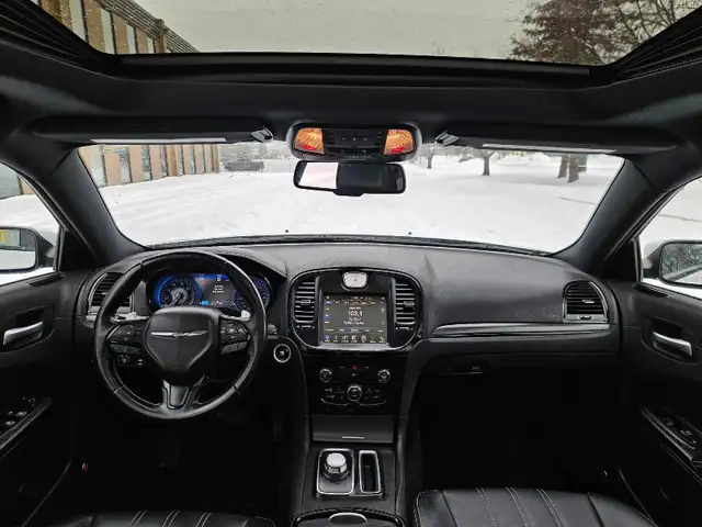 2015 Chrysler 300s 3.6L V6 RWD - Photo 7