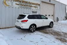 2014 Nissan Pathfinder Platinum 4WD - No Reported Accidents - Photo 5