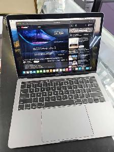 Macbook pro 2019 with Touch bar - Photo 2