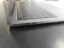 Macbook pro 2019 with Touch bar - Photo 3