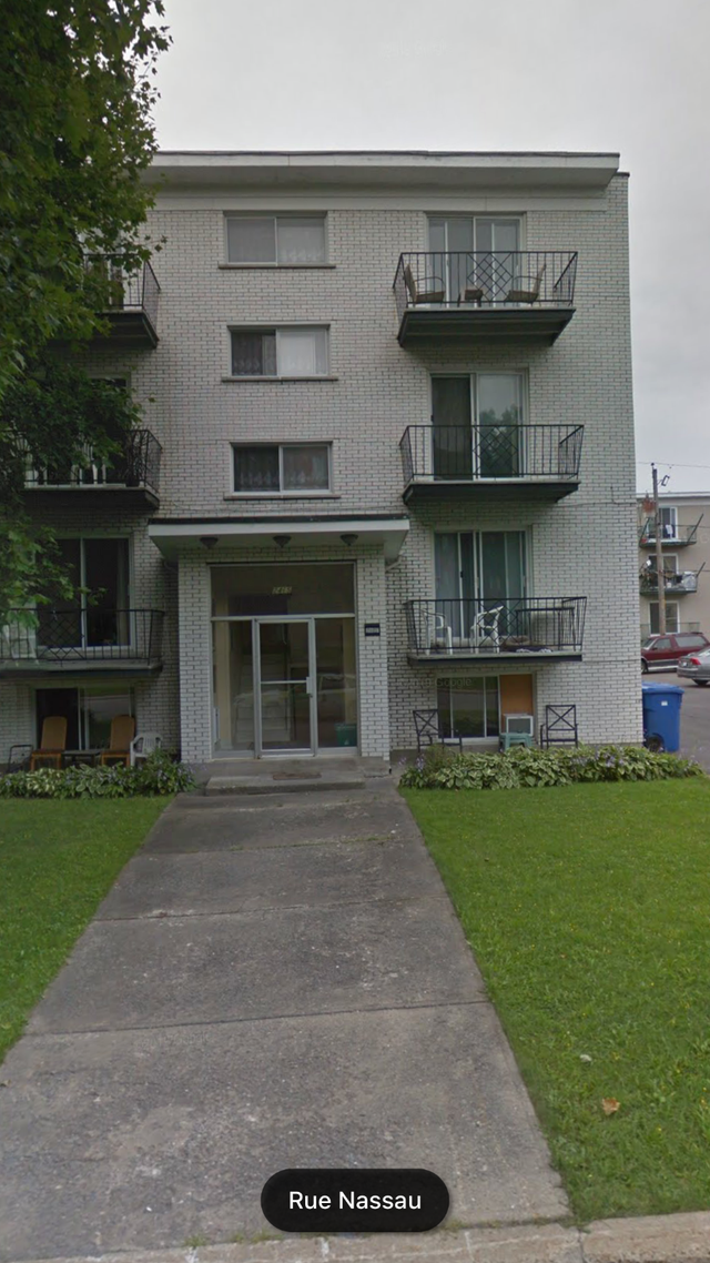 Big 4.5 with new appliances in Brossard - Photo 11