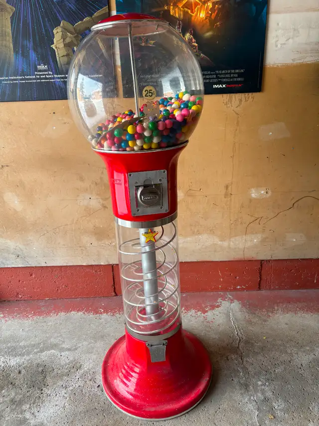 Classic Beaver Gumball Machinea