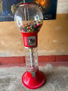 Classic Beaver Gumball Machinea