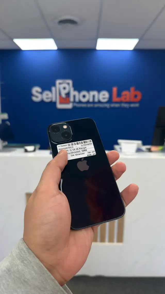 iPhone 13(pre owned) sale at SellPhone Lab Cochrane with war - Photo 4