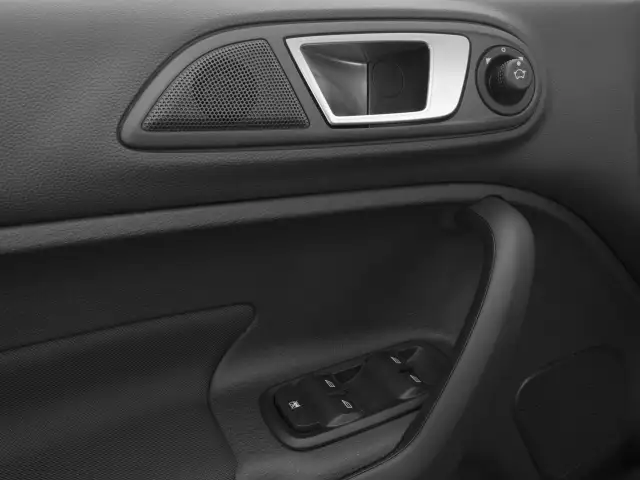 2015 Ford Fiesta - Photo 13