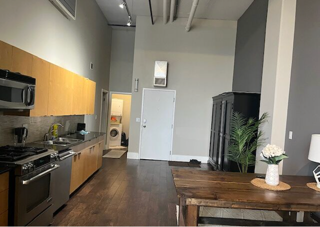 Furnished Penthouse Loft – Downtown Edmonton - Photo 5