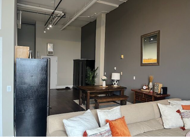 Furnished Penthouse Loft – Downtown Edmonton - Photo 8