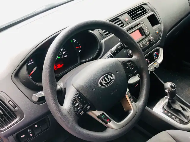 2013 KiA RiO LX  ECO / TRÉS PROPRE/ CARFAX CLEAN/ BONNE MÉCANIQU - Photo 9