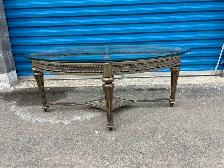 Stunning Oval Coffee Table