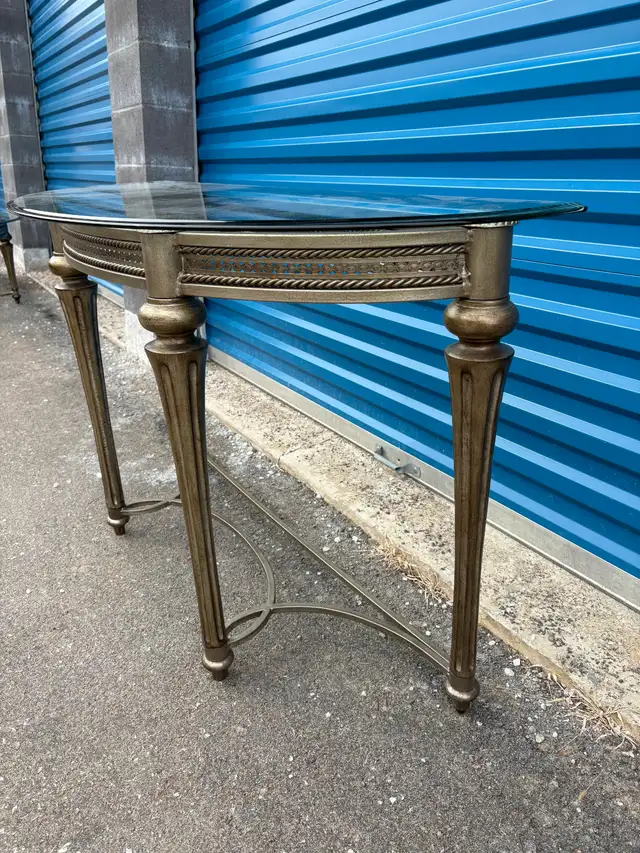 Stunning Half Moon Hall / Sofa Table - Photo 3