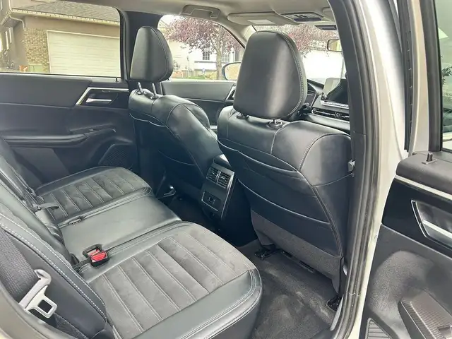 2024 Mitsubishi Outlander Plug-In LE S-AWC - Photo 12
