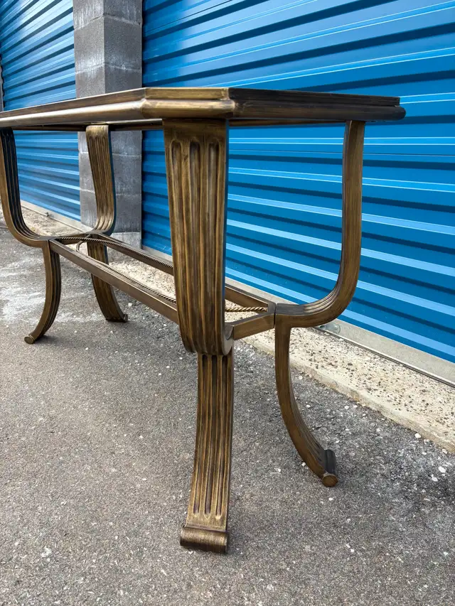 Stunning Sofa Table / Stand - Photo 3